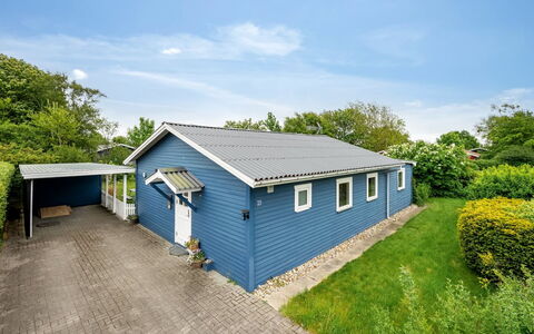 Jerrit - 650M to the Fjord: Estate, Shade, Driveway, Agriturismo