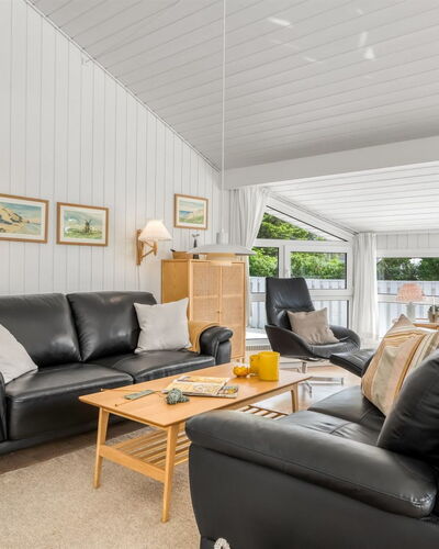 Henri - 1.2Km from the Sea