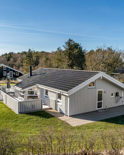 Henri - 1.2Km from the Sea