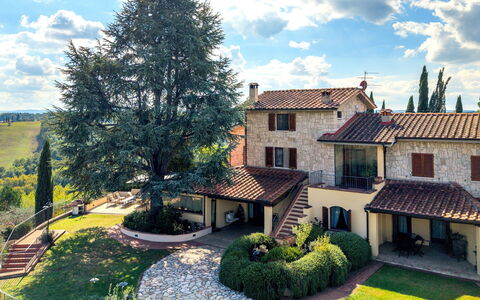 Villa Elsa di Bibbiano Pool, Sauna and View: Casa, Casa, Paesaggio, Zona Residenziale, Tetto, Lotto, Estate, Area Rurale, Villetta, Agriturismo