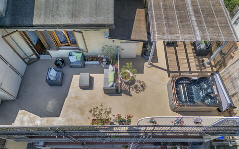 Casamia Tuscan Oasis: 4Br Panoramic Penthouse, Sky: Appartamento, Urban Design, Balcone, Condominio, Vaso Di Fiori, Cortile, Pianta Della Casa, Illuminazione Diurna, Deck, Corrimano