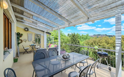 Casamia Tuscan Oasis: 4Br Panoramic Penthouse, Sky: Mobilia, Sedia, Mobili Da Esterno, Portico, Tavolo, Tavolo Esterno, Shade, Cucina & Sala Da Pranzo Tavolo, Balcone, Deck