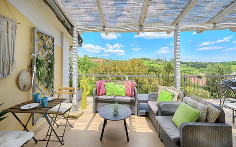 Casamia Tuscan Oasis: 4Br Panoramic Penthouse, Sky: Mobilia, Sedia, Mobili Da Esterno, Tavolo, Tavolo Esterno, Cucina & Sala Da Pranzo Tavolo, Portico, Terrazza, Balcone, Shade