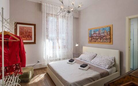 Casamia Tuscan Oasis: 4Br Panoramic Penthouse, Sky: Mobilia, Interior Design, Camera Da Letto, Letto, Pavimento, Pavimentazione, Camera, Legna, Soffitto, Bedding