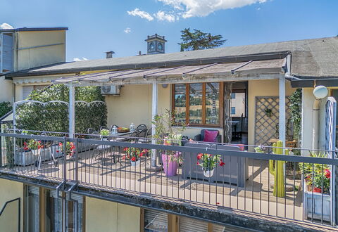 Casamia Tuscan Oasis: 4Br Panoramic Penthouse, Sky: Balcone, Vaso Di Fiori, Portico, Ferro, Shade, Pianta Della Casa, Sedia, Design, Struttura Esterna, Corrimano