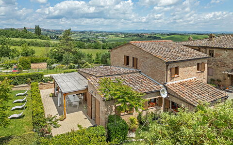 Capanna Di Elfo: Casa, Casa, Lotto, Villetta, Area Rurale, Tetto, Estate, Agriturismo, Villaggio, Giardino