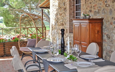 Capanna Al Lago: Mobilia, Tavolo, Sedia, Cucina & Sala Da Pranzo Tavolo, Tavola, Interior Design, Sala Da Pranzo, Tavolo Esterno, Mobili Da Esterno, Vaso Di Fiori