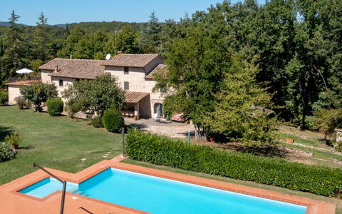 Casale del Timignano, Private Villa with Huge Gard: Piscina, Zona Residenziale, Casa, Estate, Casa, Insediamento Umano, Agriturismo, Hacienda, Villa, Giardino