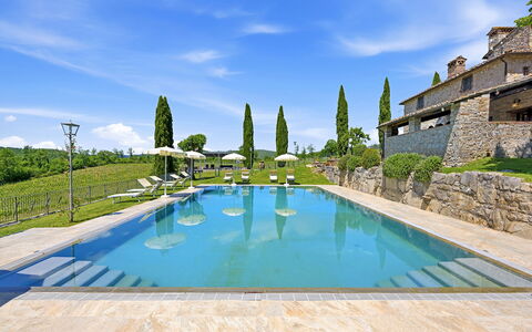 La Dimora del Chianti Dimora: Stunning Tuscan Ston: Blu, Piscina, Estate, Villa, Eco Hotel, Landscaping, Ricorrere, Dimora, Agriturismo