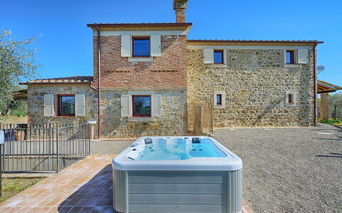 Marielena Authentic Chianti Retreat: Panoramic Vie: Piscina, Idraulico Fixture, Vasca Da Bagno, Ricorrere, Design, Cortile, Giochi D'Acqua, Terme, Vasca Idromassaggio