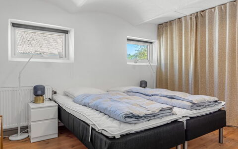 Ilsebeth - 400M from the Sea: Camera Da Letto, Letto, Interior Design, Pavimento, Pavimentazione, Mobilia, Lenzuolo, Soffitto, Bedding, Illuminazione