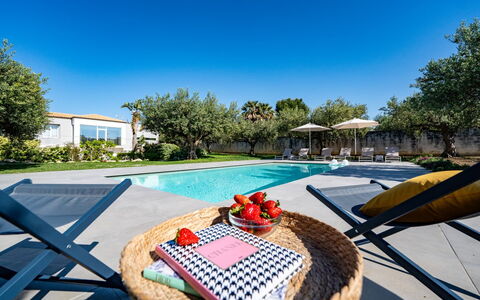 Villa Virginia: Mobili Da Esterno, Ricorrere, Piscina, Giardino, Landscaping, Tavolo Esterno, Shade, Eco Hotel, Sedia, Estate