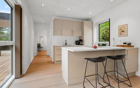Hortense - 900M from the Sea: Interior Design, Pavimentazione, Pavimento, Mobilia, Pavimento In Legno, Parete, Cucina, Controsoffitto, Legna, Soffitto