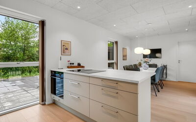 Hortense - 900M from the Sea