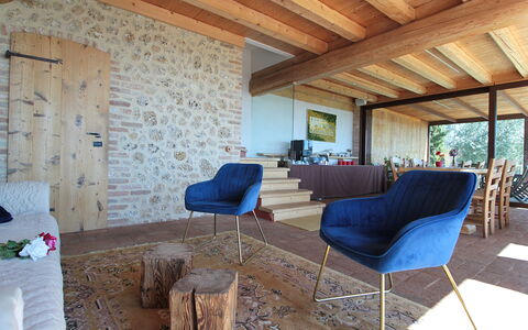 Villa Montello Pool, Jacuzzi, Ac, Wifi, Treviso: Mobilia, Interior Design, Pavimentazione, Sedia, Legna, Pavimento, Camera, Tavolo, Soggiorno, Illuminazione