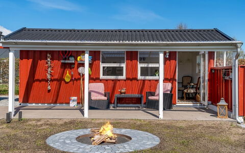Ruse - from the Sea: Legna, Casa, Portico, Deck, Latifoglie, Tetto, Color Legno, Pavimento In Legno, Eco Hotel