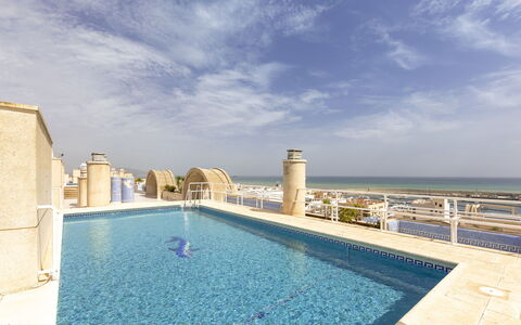Infinite Viewpoint: Mare, Ricorrere, Piscina, Hotel, Balcone, Località Balneare, Resort Citta ', Villa, Spiaggia, Corrimano