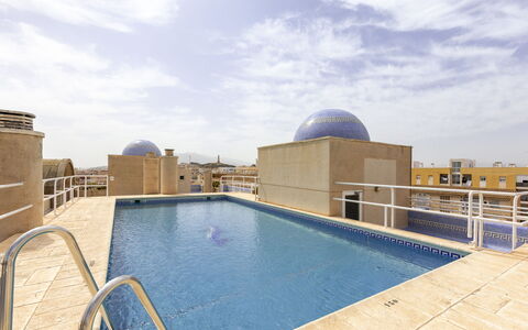 Infinite Viewpoint: Mare, Ricorrere, Piscina, Hotel, Balcone, Località Balneare, Resort Citta ', Villa, Spiaggia, Corrimano