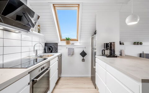 Jelisaveta - 500M from the Sea: Mobilia, Interior Design, Pavimentazione, Pavimento, Soffitto, Camera, Sedia, Tavolo, Appartamento, Cucina & Sala Da Pranzo Tavolo