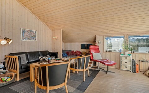 Anline - 600M to the Fjord: Interior Design, Soffitto, Appartamento, Pavimentazione, Mobilia, Pavimento, Camera, Illuminazione, Casa, Divano