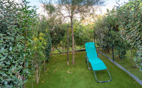 La Dune: Verde, Foglia, Arbusto, Giardino, Shade, Backyard, Woody Impianto, Prato, Landscaping, Cortile