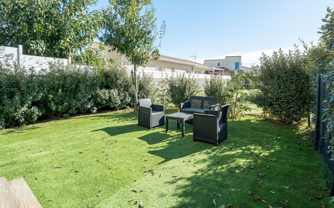 La Dune: Erba, Giardino, Arbusto, Lotto, Prato, Groundcover, Backyard, Shade