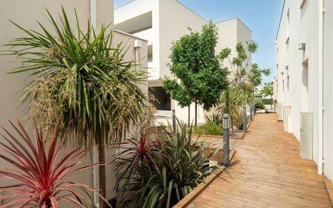 La Dune: Zona Residenziale, Appartamento, Shade, Design, Landscaping, Balcone, Passerella