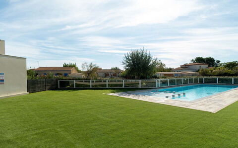 La Dune: Erba, Piscina, Giardino, Lotto, Prato, Shade, Landscaping, Backyard, Erba Sintetica