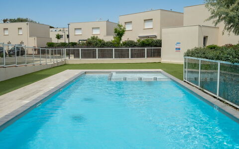 La Dune: Piscina, Zona Residenziale, Ricorrere, Materiale Composito, Urban Design, Terme, Appartamento, Giochi D'Acqua, Shade, Landscaping