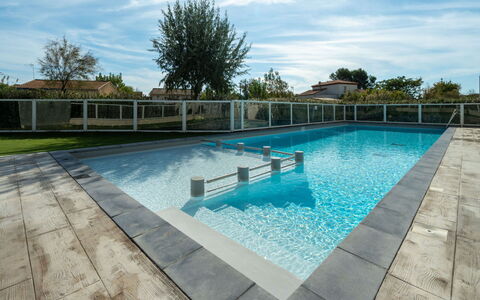 La Dune: Piscina, Blu, Materiale Composito, Shade, Ricorrere, Piastrella, Giochi D'Acqua, Calcestruzzo, Mobili Da Esterno, Design