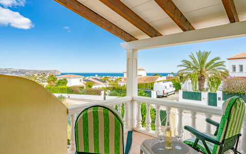 Aurora Boreal: Casa, Ricorrere, Sedia, Estate, Mobili Da Esterno, Balcone, Eco Hotel, Landscaping, Shade, Design