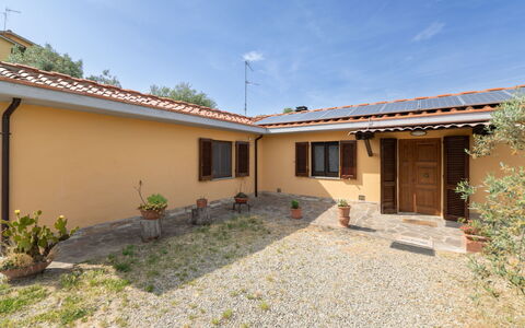 Pilar: Giorno, Costruzione, Finestra, Facciata, Appartamento, Urban Design, Condominio, Uso Misto