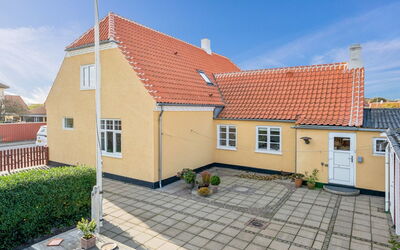 Helemine - 900M from the Sea