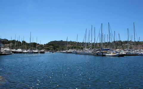 Les Villas de la Baie: Barca, Acqua, Marina, Corpo D'Acqua, Moto D'Acqua, Risorse Idriche, Barche E Nautica - Macchine E Materiali, Waterway, Albero, Porta