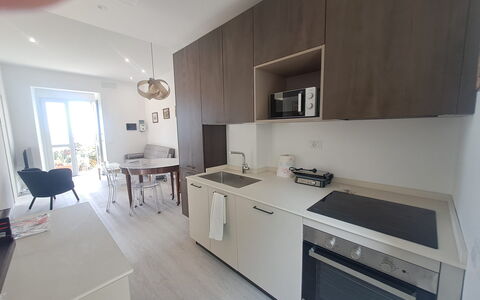 Central Design Flat With Parking, Bogliasco: Pavimentazione, Pavimento, Controsoffitto, Interior Design, Cucina, Mobilia, Apparecchio Major, Elettrodomestico Da Cucina, Cabinetry, Camera