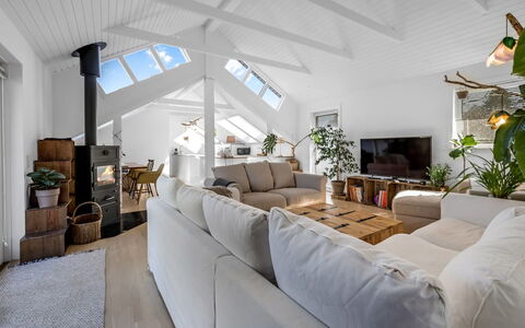 Hughe - 1.3Km from the Sea