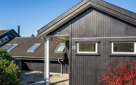 Hughe - 1.3Km from the Sea: Legna, Mobilia, Appartamento, Camera, Soffitto, Color Legno, Sedia, Latifoglie, Vernice, Legname