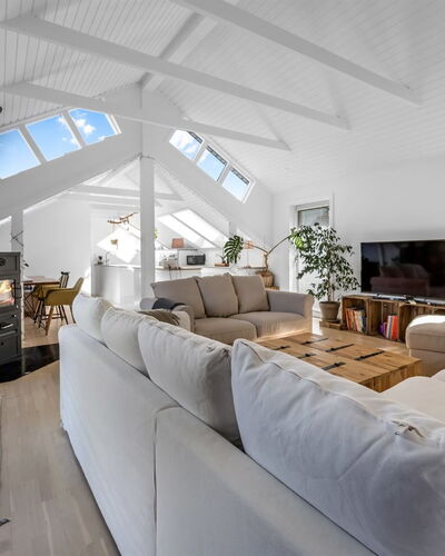 Hughe - 1.3Km from the Sea
