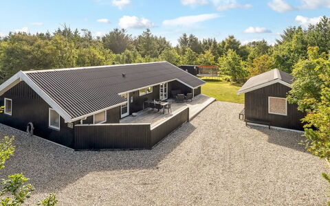 Onni - 2.3Km from the Sea: Legna, Casa, Portico, Deck, Latifoglie, Tetto, Color Legno, Pavimento In Legno, Eco Hotel