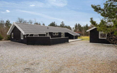 Onni - 2.3Km from the Sea: Legna, Casa, Portico, Deck, Latifoglie, Tetto, Color Legno, Pavimento In Legno, Eco Hotel