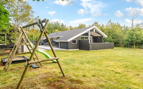 Onni - 2.3Km from the Sea: Legna, Casa, Portico, Deck, Latifoglie, Tetto, Color Legno, Pavimento In Legno, Eco Hotel