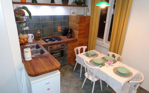 Appartamento Central Sea View Opatija: Elettrodomestico Da Cucina, Cucina, Apparecchio Major, Mobilia, Controsoffitto, Legna, Pavimentazione, Interior Design, Cabinetry, Elettrodomestico