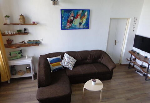 Appartamento Central Sea View Opatija: Mobilia, Interior Design, Divano, Pavimentazione, Pavimento, Legna, Soggiorno, Camera, Pavimento In Legno, Illuminazione