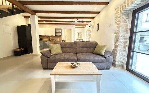 Casa Rossa Ac, Wifi, Prodol - Croazia: Mobilia, Interior Design, Pavimentazione, Divano, Pavimento, Legna, Camera, Tavolo, Soggiorno, Soffitto