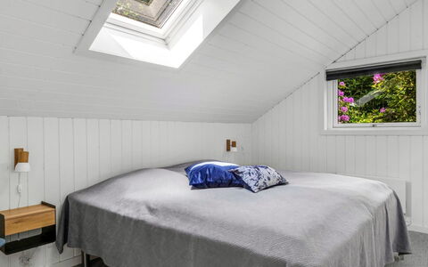 Mila - 30Km from the Sea: Legna, Soffitto, Camera Da Letto, Interior Design, Pavimentazione, Pavimento, Bedding, Biancheria, Lenzuolo, Letto