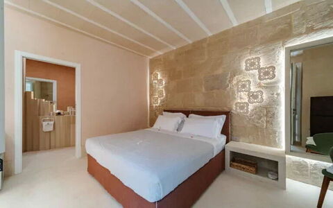 Palazzo Corte Dei Granai: Parete, Pavimentazione, Pavimento, Interior Design, Soffitto, Camera, Appartamento, Camera Da Letto, Letto, Suite