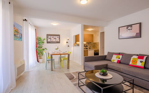 Le Christina: Zona Residenziale, Appartamento, Casa, Insediamento Umano, Costiera E Morfologie Oceanic, Costa, Mare, Condominio, Ricorrere, Sobborgo