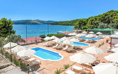 Medena 250.1: Zona Residenziale, Appartamento, Casa, Insediamento Umano, Costiera E Morfologie Oceanic, Costa, Mare, Condominio, Ricorrere, Sobborgo