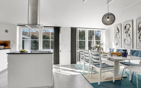 Judit - 10M from the Sea: Mobilia, Interior Design, Pavimentazione, Pavimento, Sedia, Legna, Cucina & Sala Da Pranzo Tavolo, Tavolo, Soffitto, Sala Da Pranzo