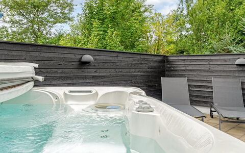 Sunna - 1.2Km from the Sea: Materiale Composito, Mobili Da Esterno, Vasca Da Bagno, Piscina, Idraulico Fixture, Vasca Idromassaggio, Backyard, Pianta Della Casa, Eco Hotel
